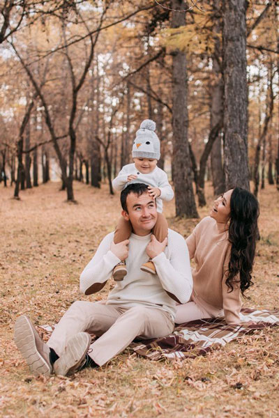 идеи для семейной осенней фотосессии на природе с детьми 3