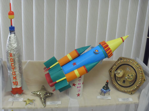 космический корабль своими руками поделка в детский садик из бумаги 8