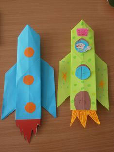 космический корабль своими руками поделка в детский садик из бумаги 3